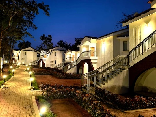 AMRITARA SERENITY
